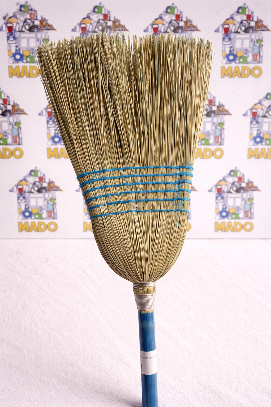 ESCOBA ESPIGA 6 HILOS PALO AZUL