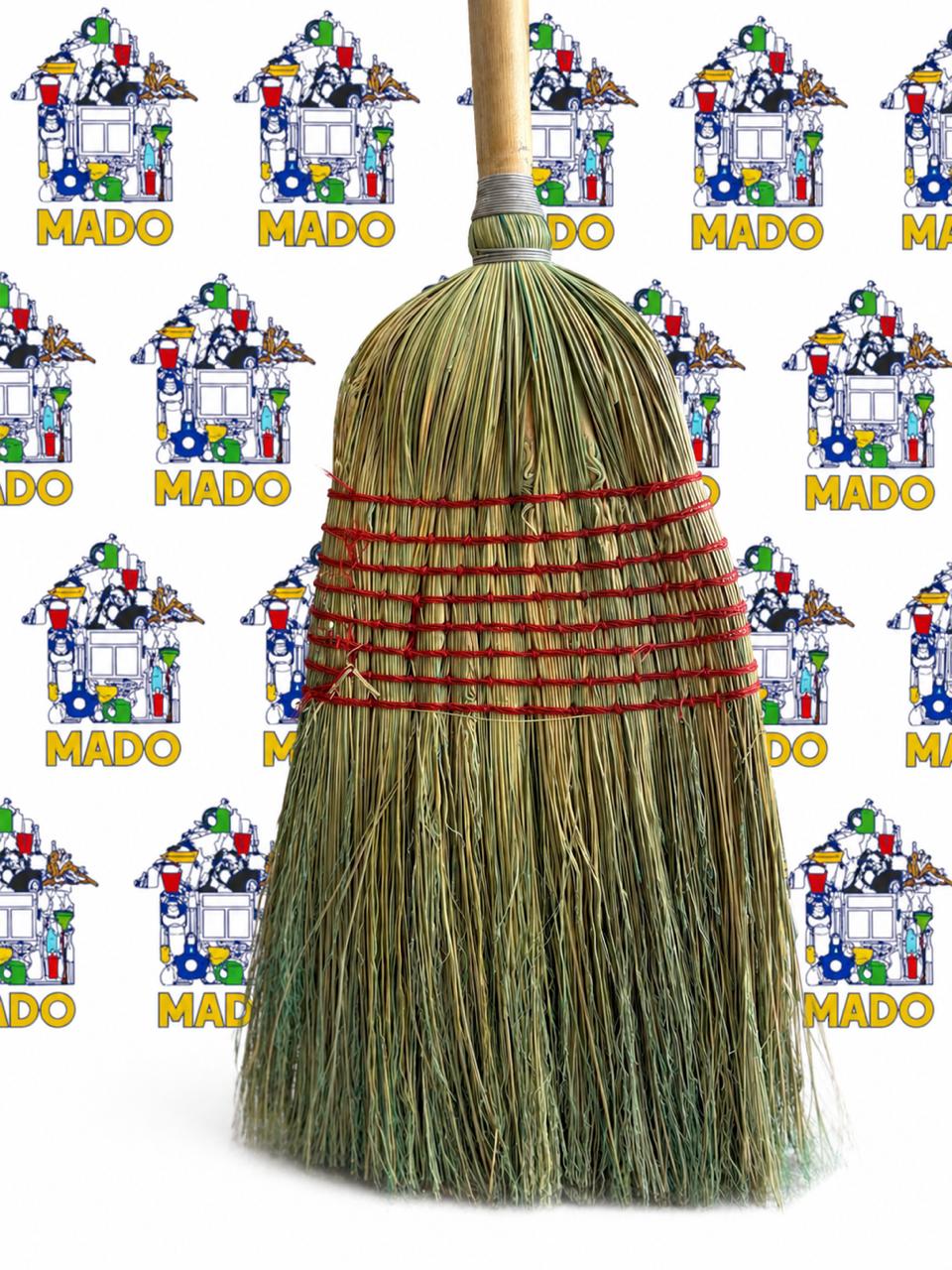 ESCOBA ESPIGA BARNIZADA 8HILOS