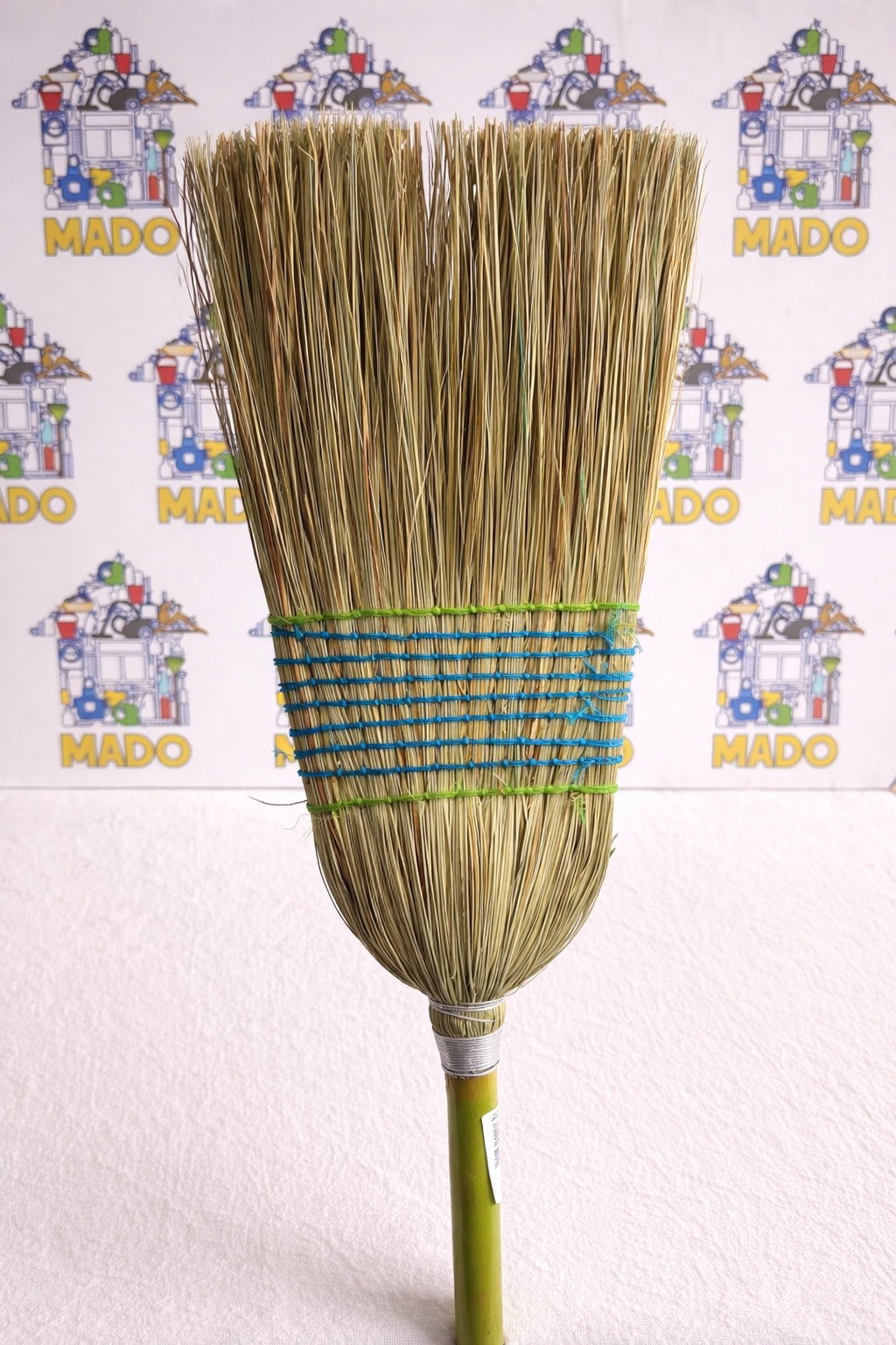 ESCOBA ESPIGA PALO VERDE 8HILOS