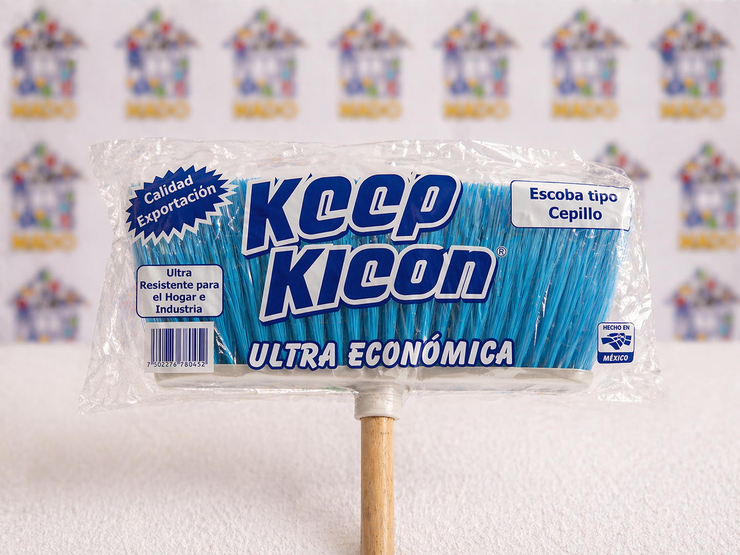 ESCOBA ULTRA ECONOMICA CON BASTON
