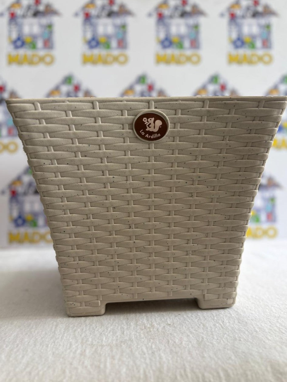 MACETA RATTAN MEDIANA CUADRADA