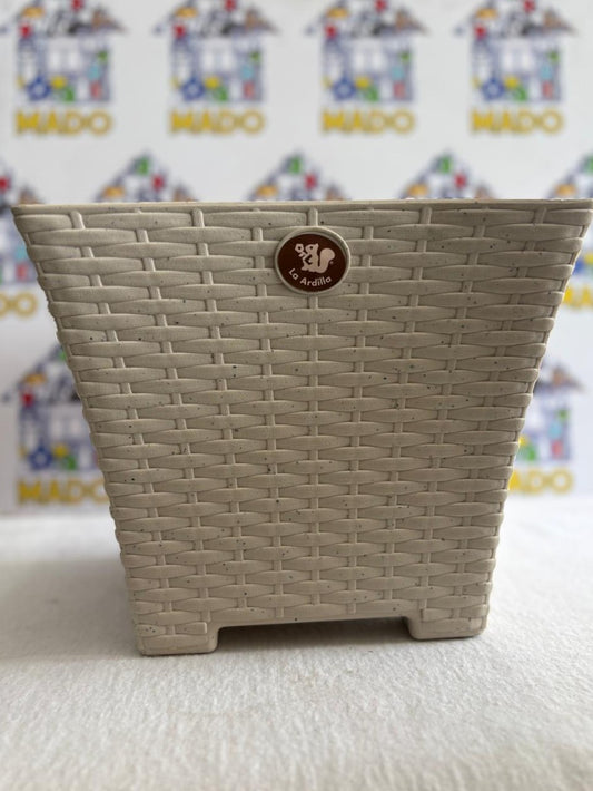 MACETA RATTAN MEDIANA CUADRADA